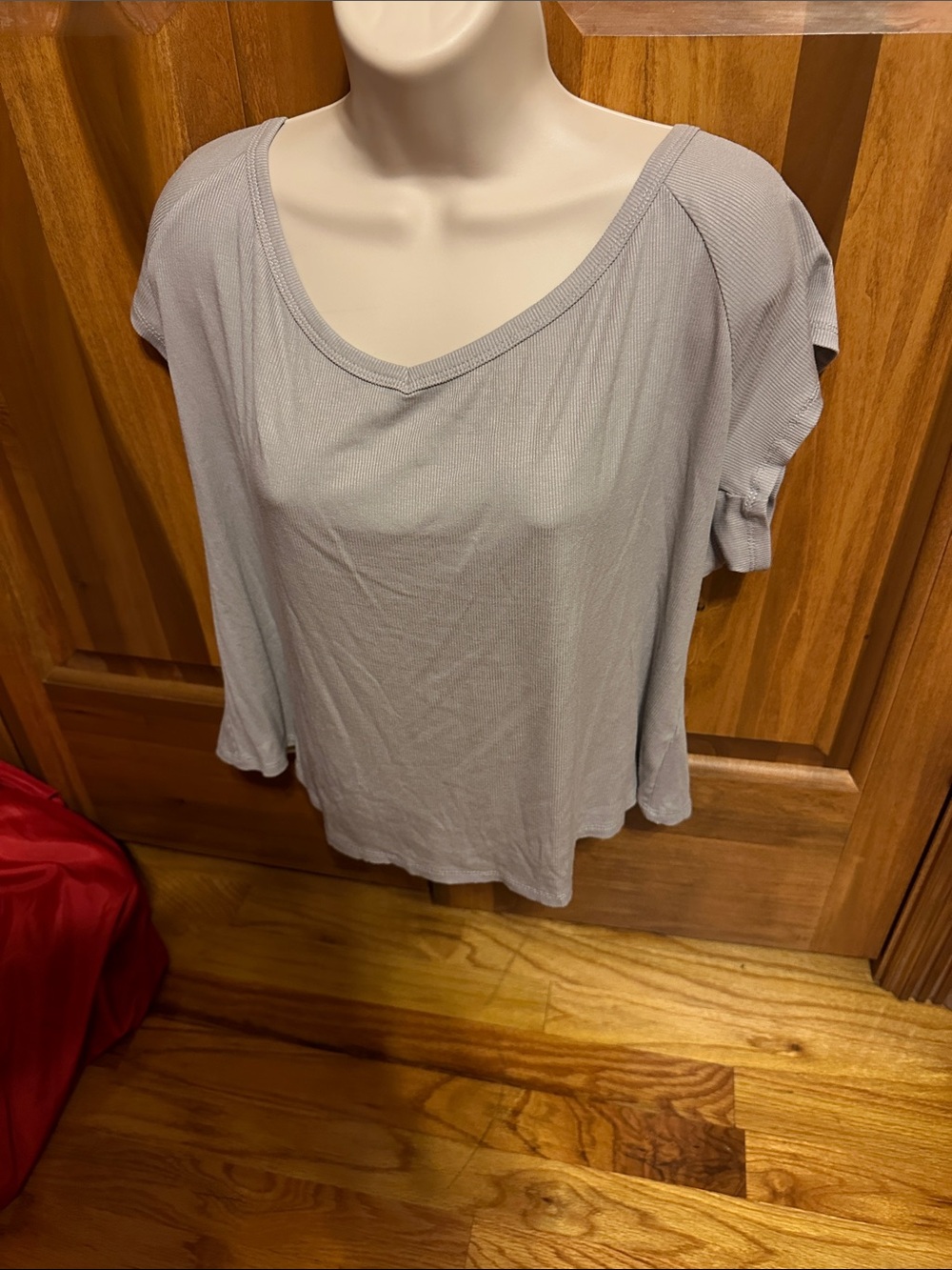 wild fable Light Gray V-Neck Short Sleeve Top